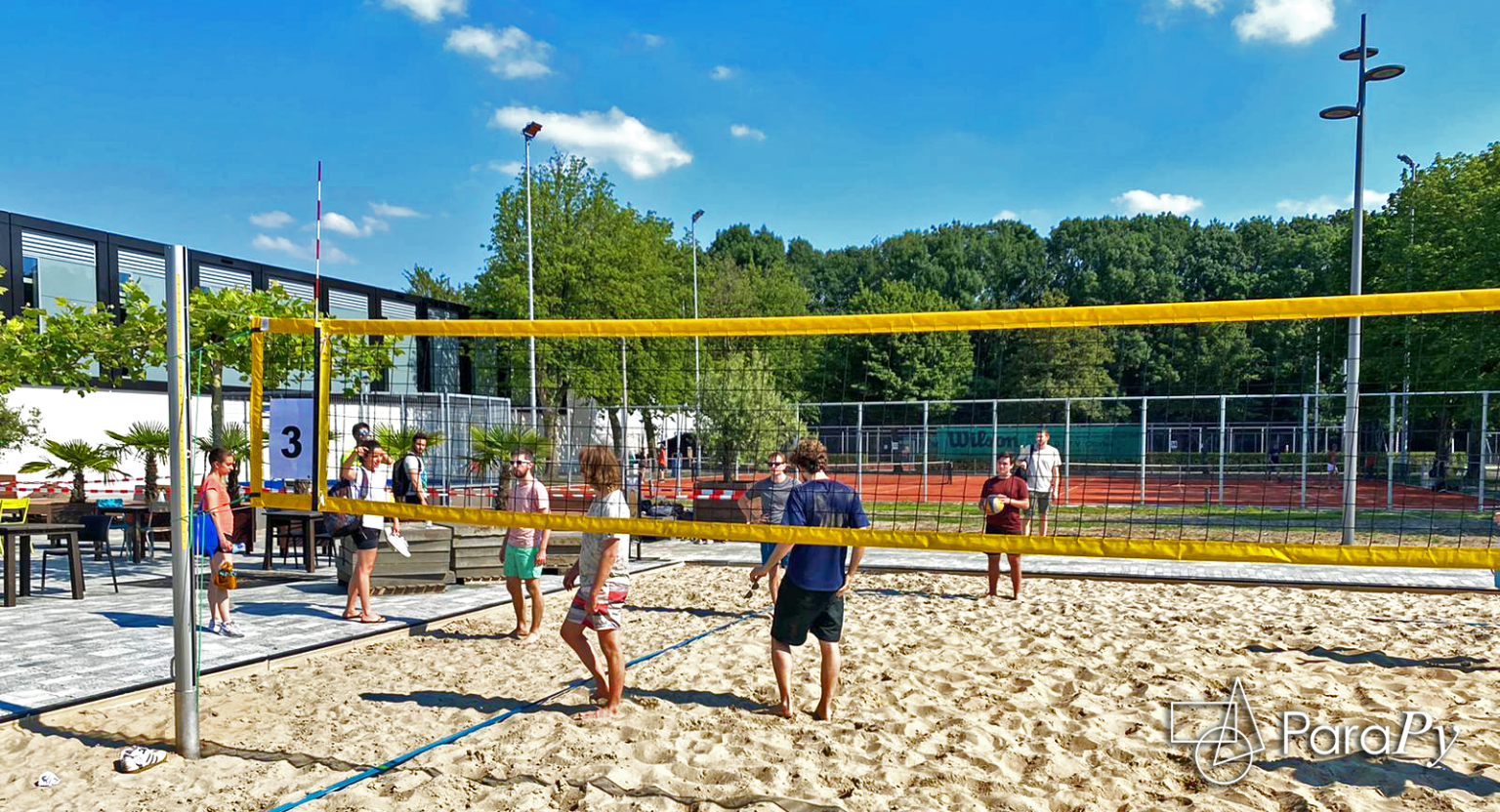 Finally playing (corona-proof) volleyball again!